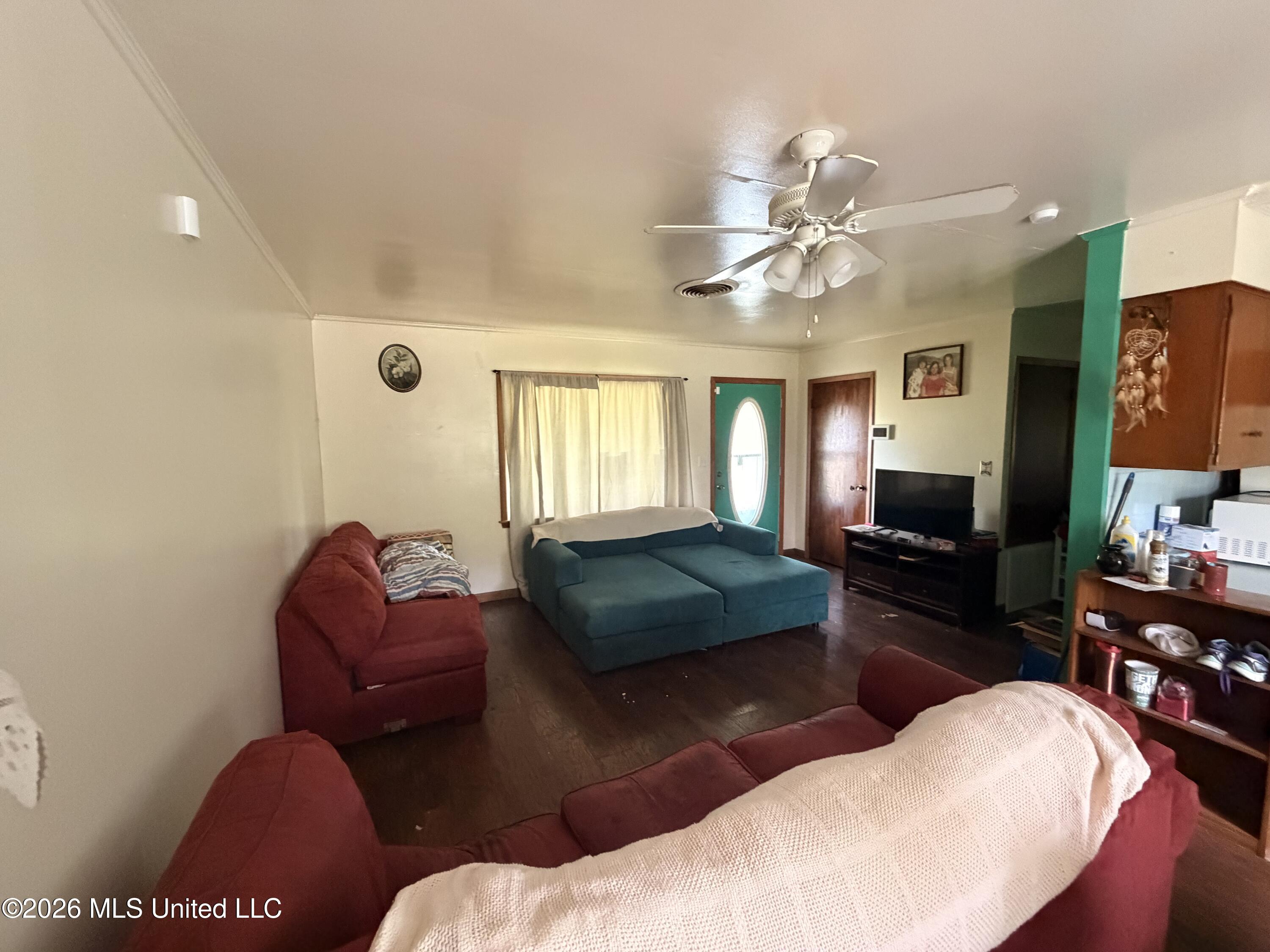 3010 Georgetown Street Hazlehurst, MS 39083 - Photo 4 of 21 IMG_2528