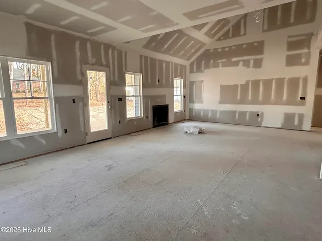 $482,900 | 115 Brisbayne Circle, La Grange, NC 28551