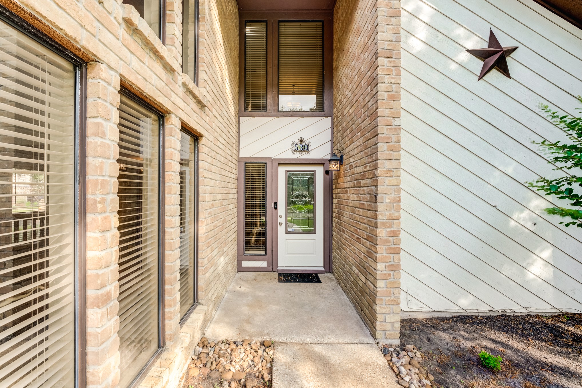 530 Kerri Leigh Court Spring, TX 77388 - Photo 2 of 46