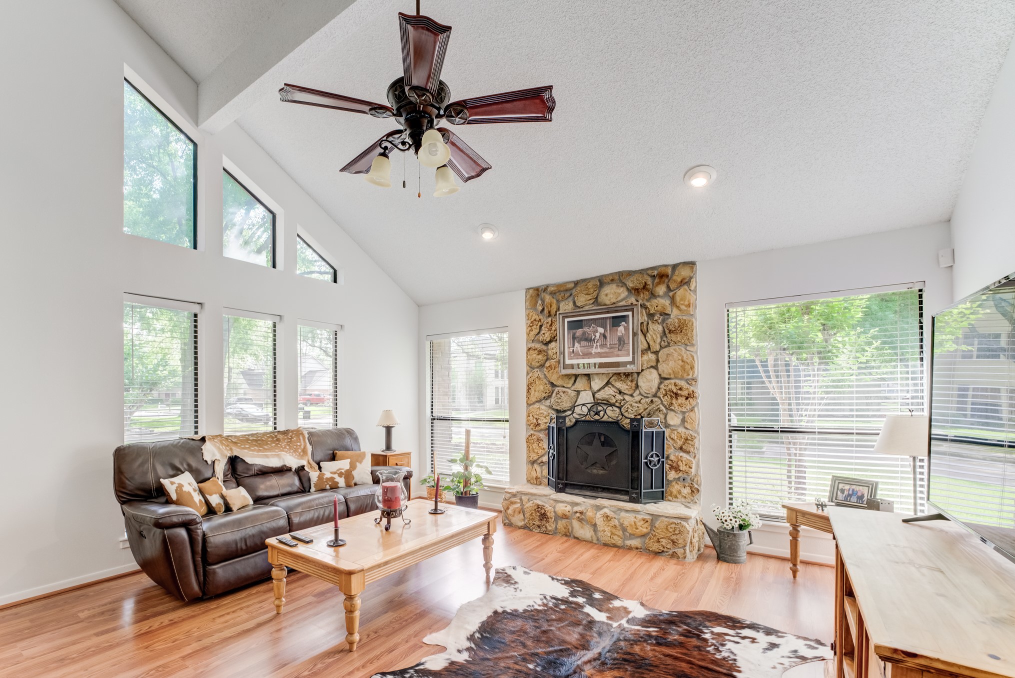 530 Kerri Leigh Court Spring, TX 77388 - Photo 9 of 46