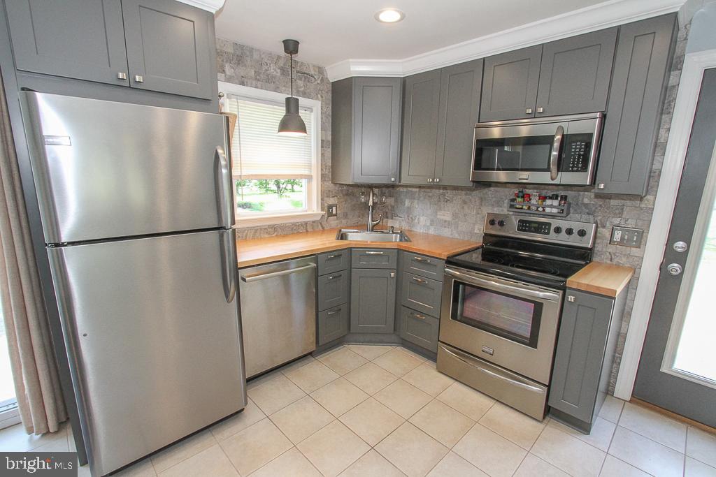 2267 Rhoads Road Pottstown, PA 19464 - Photo 8 of 31 Gallery Image 8