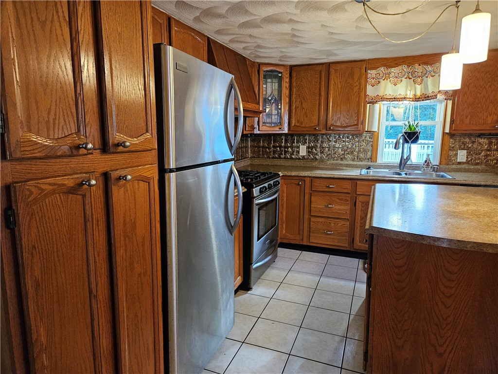 22 Riverside Avenue Johnston, RI 02919 - Photo 12 of 30 Gallery Image 12