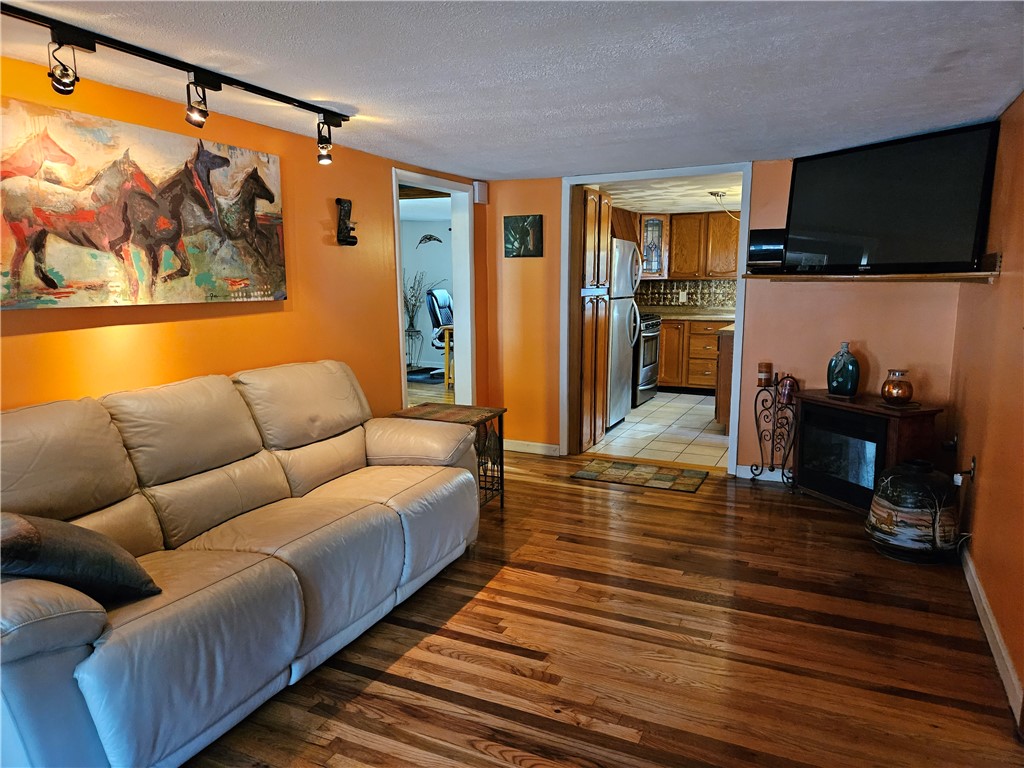 22 Riverside Avenue Johnston, RI 02919 - Photo 18 of 30 Gallery Image 18