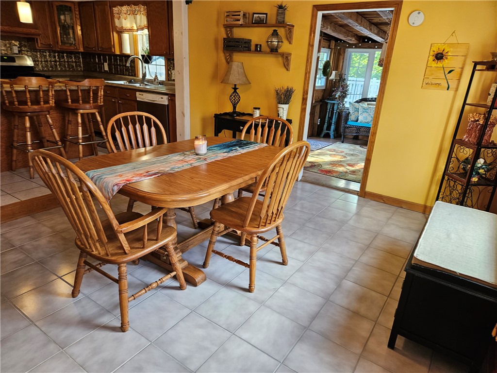22 Riverside Avenue Johnston, RI 02919 - Photo 3 of 30 Gallery Image 3