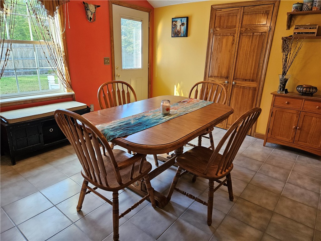 22 Riverside Avenue Johnston, RI 02919 - Photo 5 of 30 Gallery Image 5