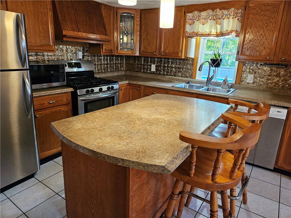 22 Riverside Avenue Johnston, RI 02919 - Photo 8 of 30 Gallery Image 8