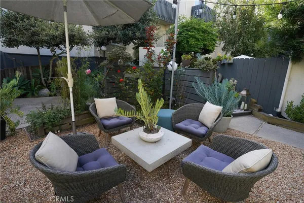 $3,395 | 320 12th Street, Unit 12, Seal Beach, CA 90740