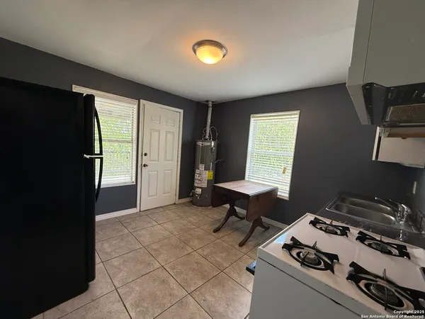 $800 | 3402 North New Braunfels Avenue, Unit 3, San Antonio, TX 78209