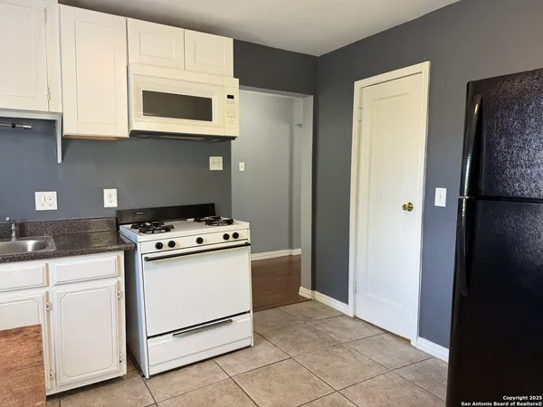 $800 | 3402 North New Braunfels Avenue, Unit 3, San Antonio, TX 78209