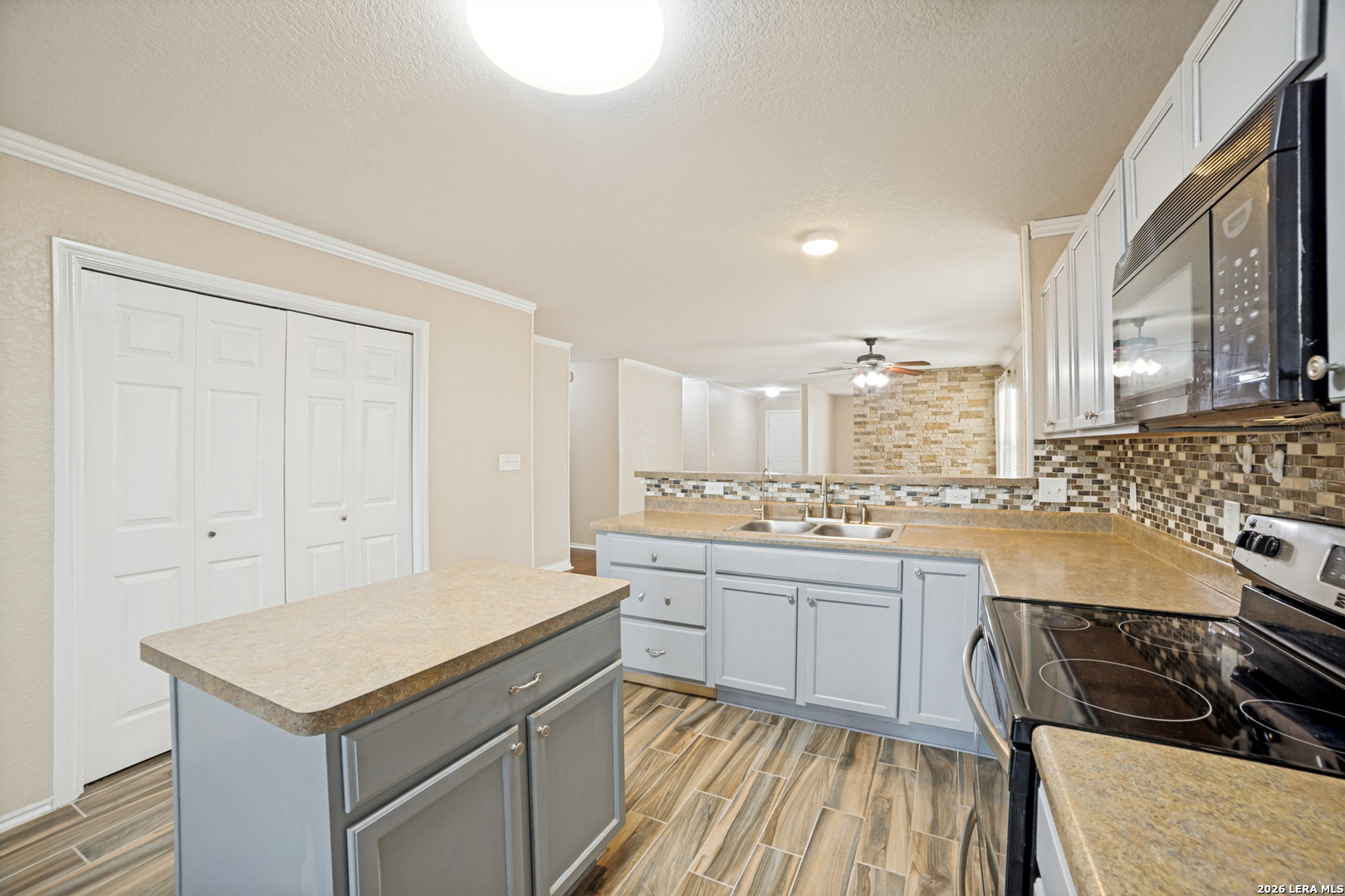 10951 Rustic Spoke San Antonio, TX 78245 - Photo 11 of 24