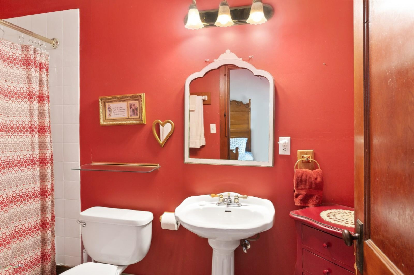 15817 Lakeshore Road Union Pier, MI 49129 - Photo 22 of 37 Bathroom 4