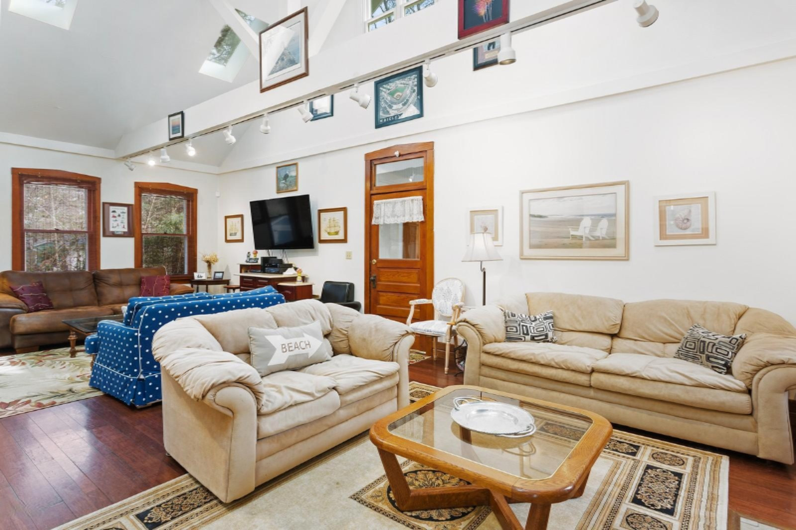 15817 Lakeshore Road Union Pier, MI 49129 - Photo 7 of 37 Living area