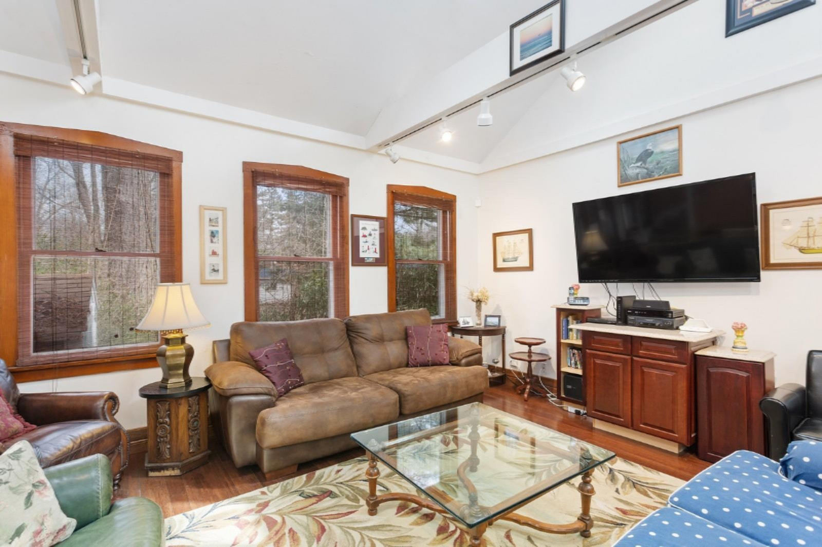 15817 Lakeshore Road Union Pier, MI 49129 - Photo 9 of 37 Living area