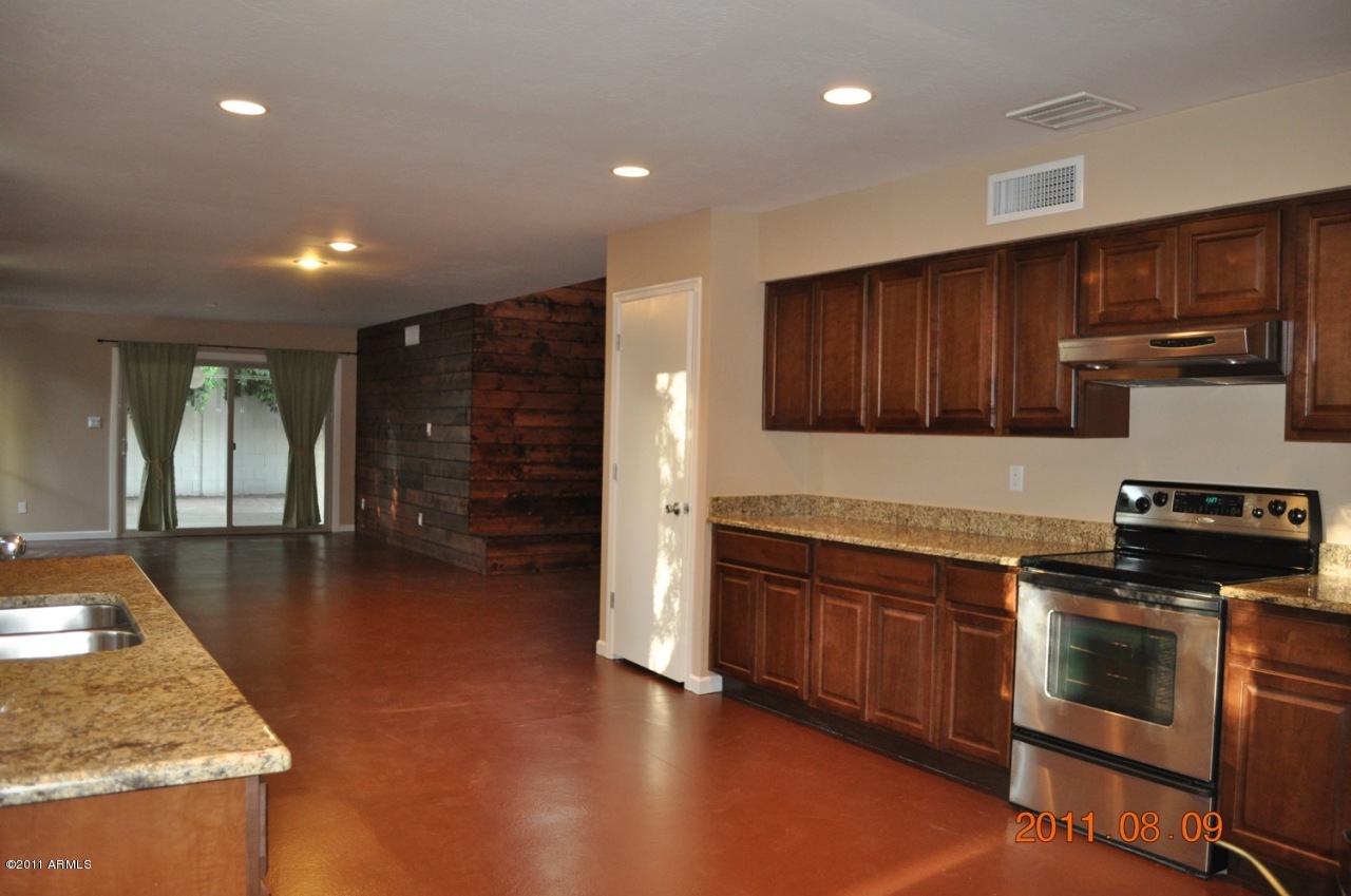 4304 East Piccadilly Road Phoenix, AZ 85018 - Photo 3 of 8 Kitchen 2