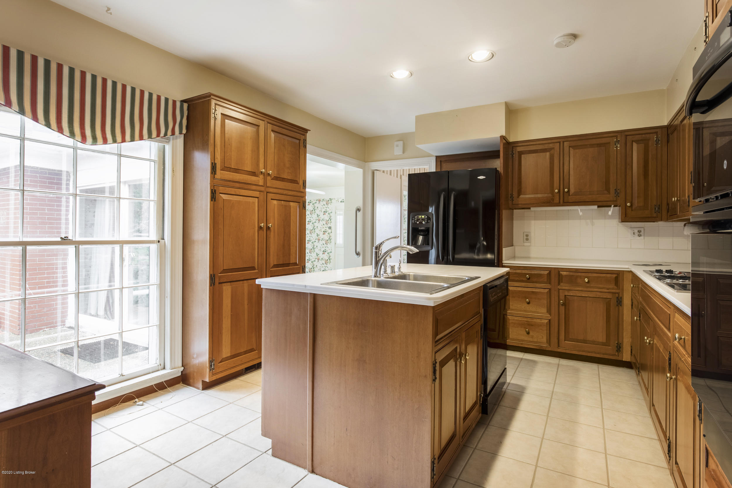 5313 Hempstead Road Louisville, KY 40207 - Photo 14 of 41 14-kitchen