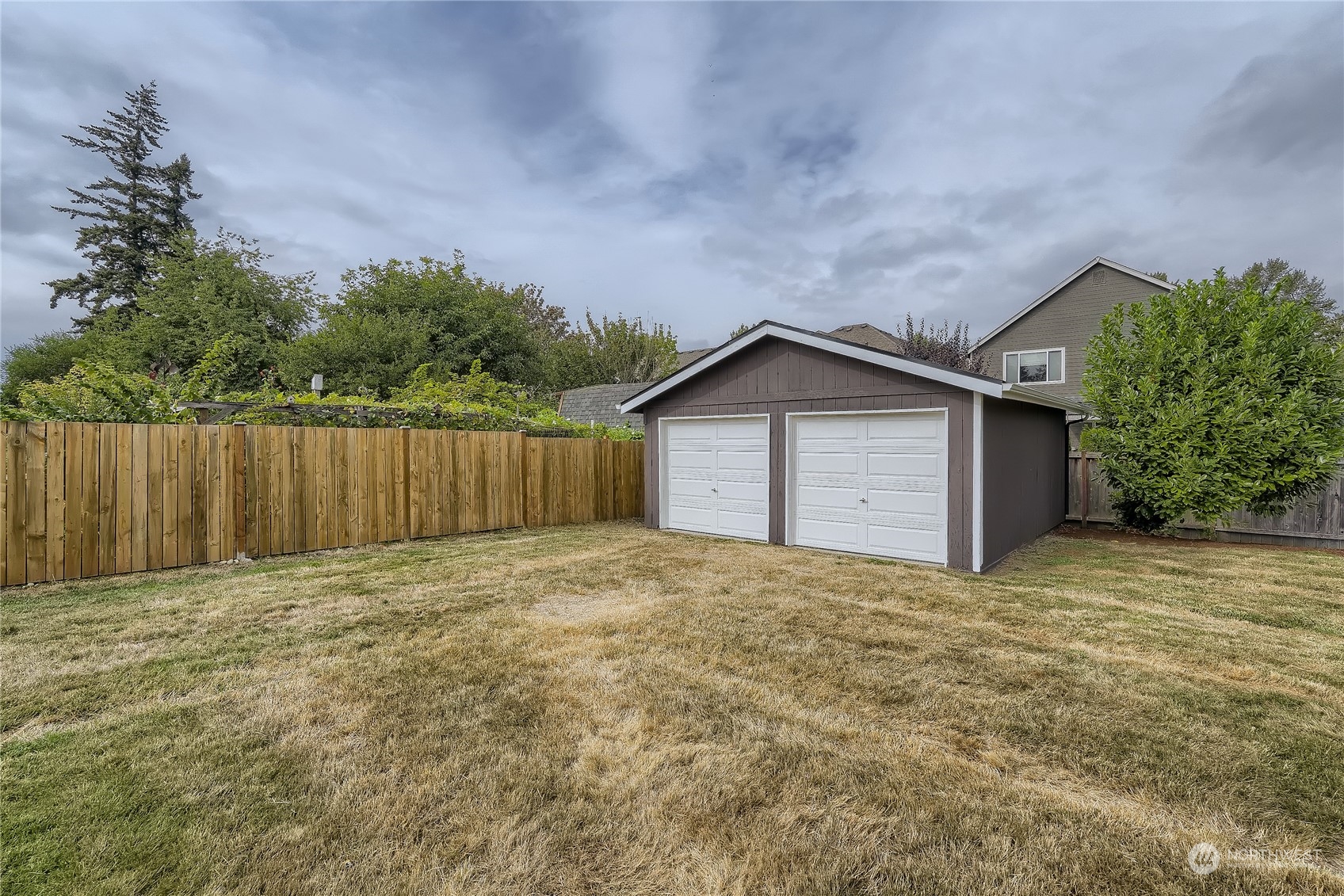 5004 Northeast 7th Place Renton, WA 98059 - Photo 28 of 28 a view of a backyard of house