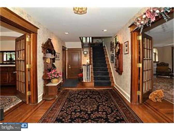 431 Clement Road Jenkintown, PA 19046 - Photo 2 of 22 Hallway