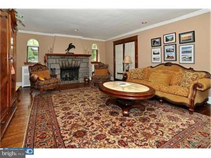 431 Clement Road Jenkintown, PA 19046 - Photo 3 of 22 Living Room