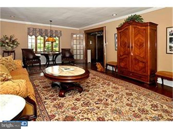 431 Clement Road Jenkintown, PA 19046 - Photo 4 of 22 Living Room