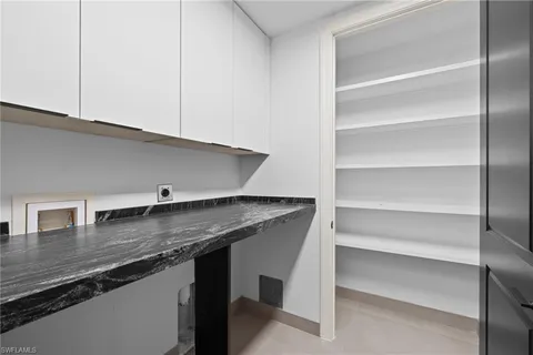 a close view of sink and tap