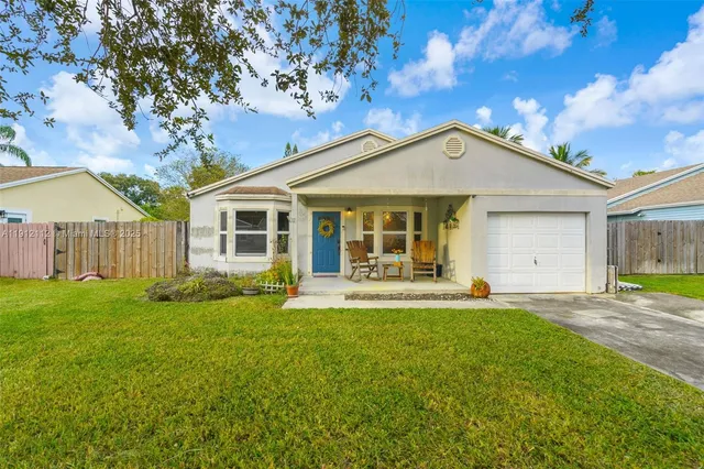 $525,000 | 12911 Southwest 17th Place, Davie, FL 33325