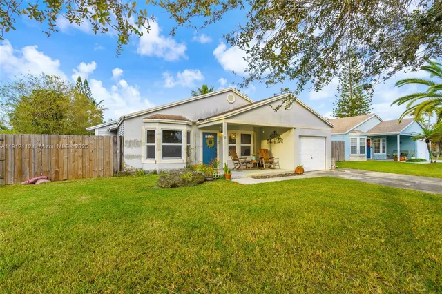 $525,000 | 12911 Southwest 17th Place, Davie, FL 33325