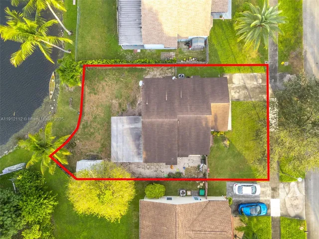 $525,000 | 12911 Southwest 17th Place, Davie, FL 33325
