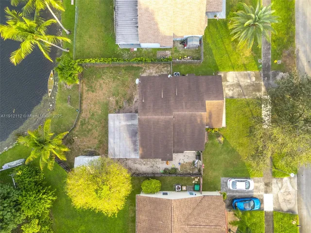 $525,000 | 12911 Southwest 17th Place, Davie, FL 33325