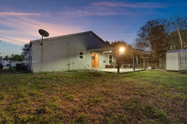 $525,000 | 12911 Southwest 17th Place, Davie, FL 33325