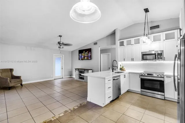$525,000 | 12911 Southwest 17th Place, Davie, FL 33325