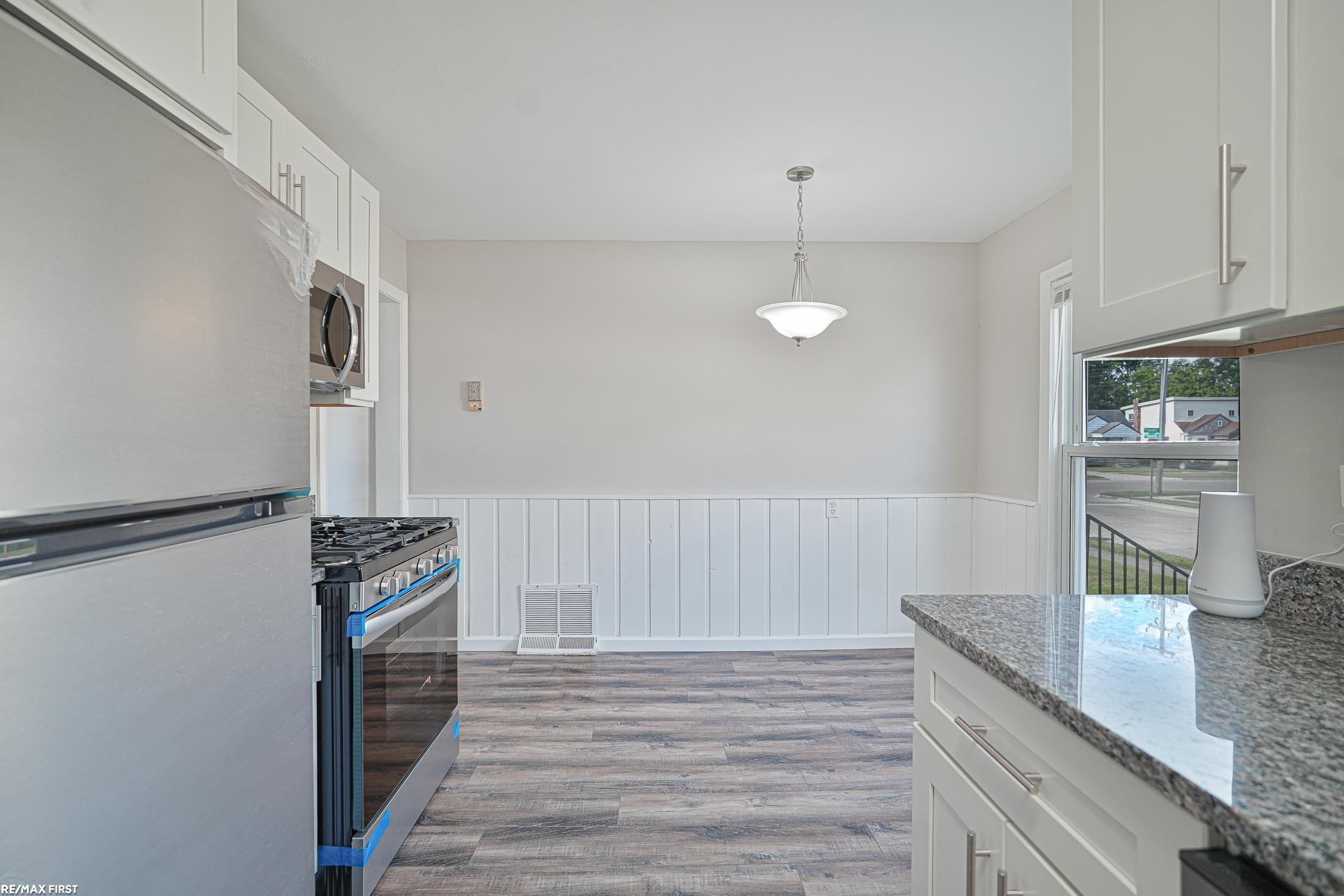 21716 Rausch Avenue Eastpointe, MI 48021 - Photo 10 of 25