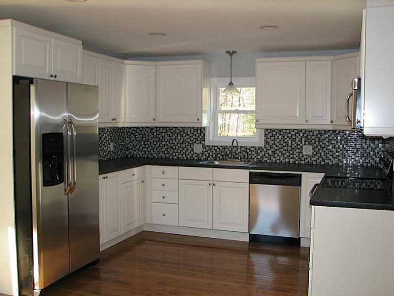 70 Emery Road Standish, ME 04084 - Photo 17 of 25 Kitchen.