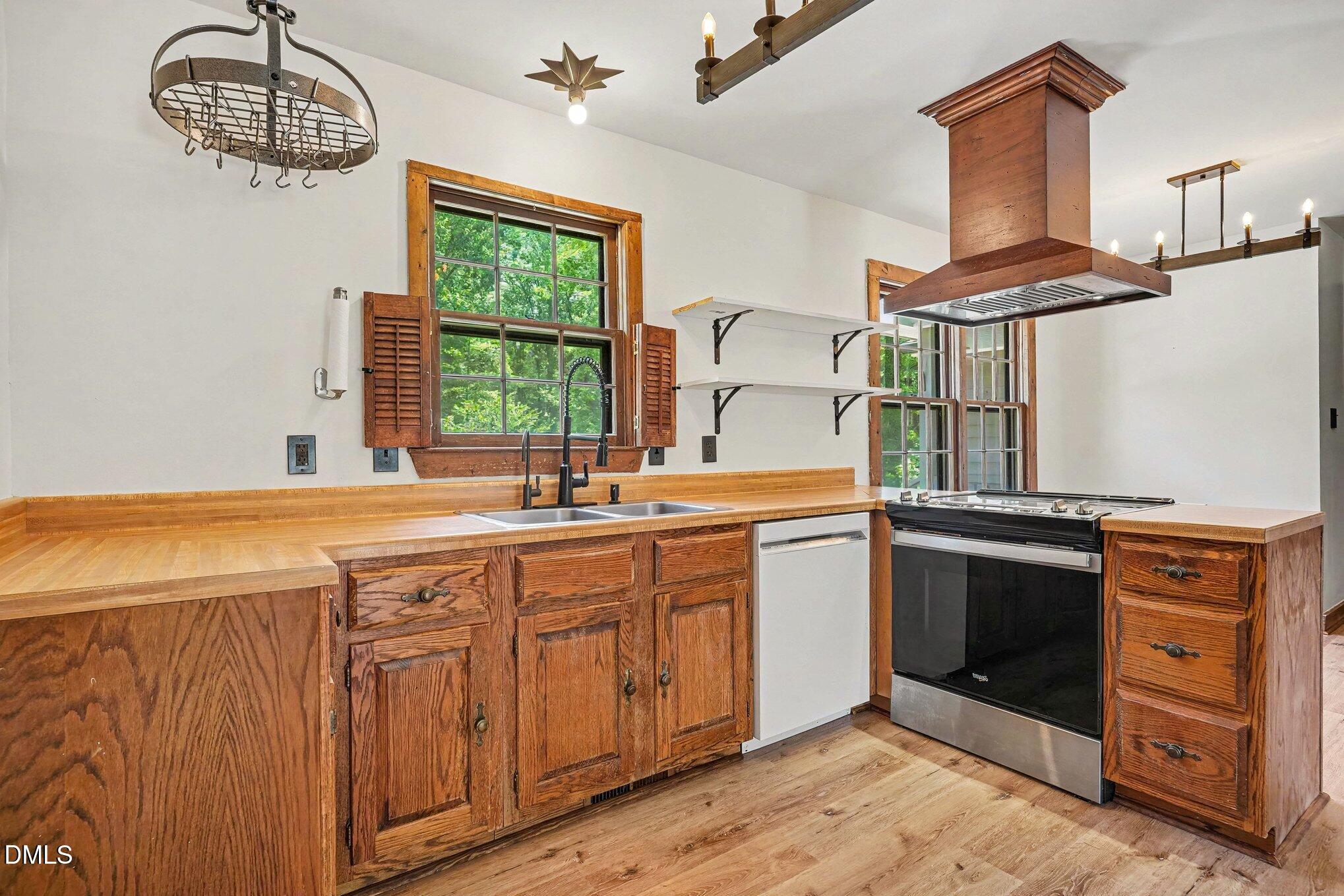 405 Lynchester Court Raleigh, NC 27615 - Photo 8 of 28 011_file_3944