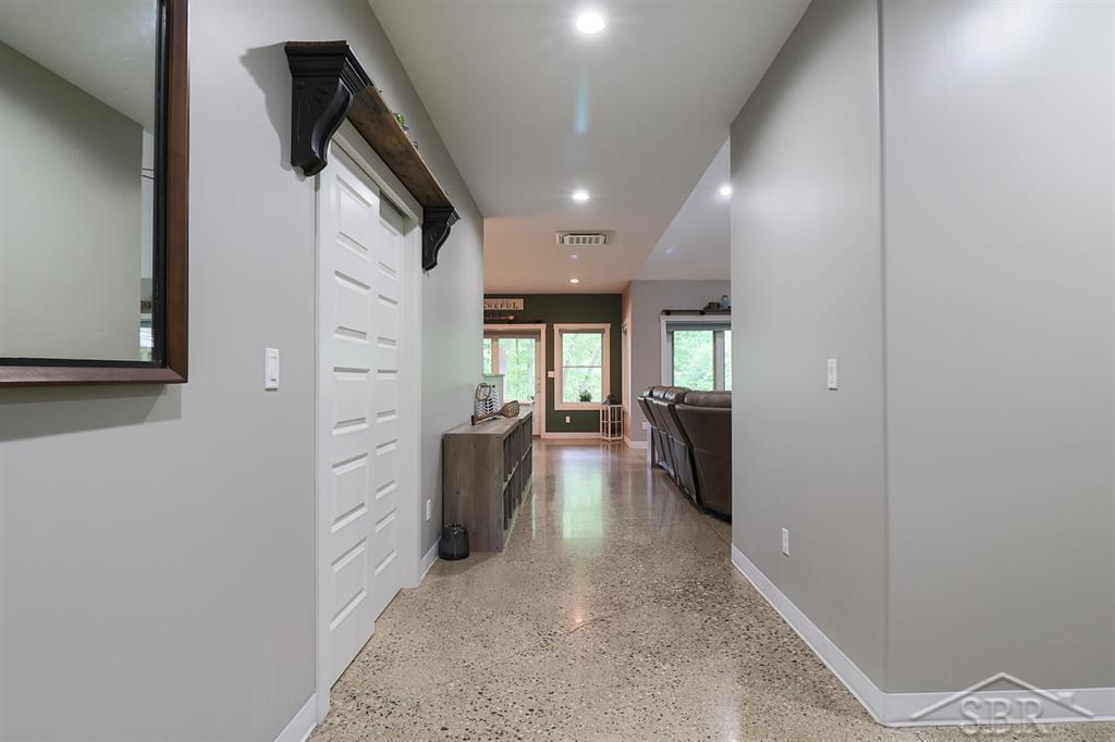 319 East Dopp Road Midland, MI 48640 - Photo 3 of 51