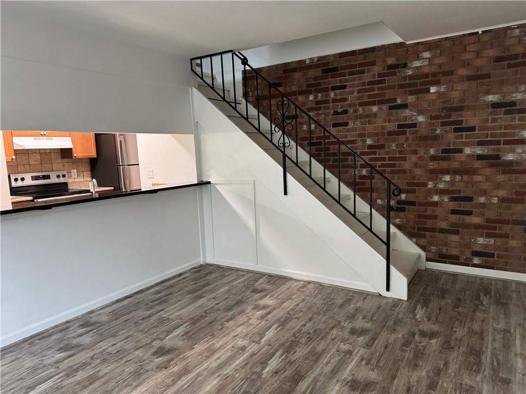 136 Milrace Drive East Rochester, NY 14625 - Photo 2 of 9