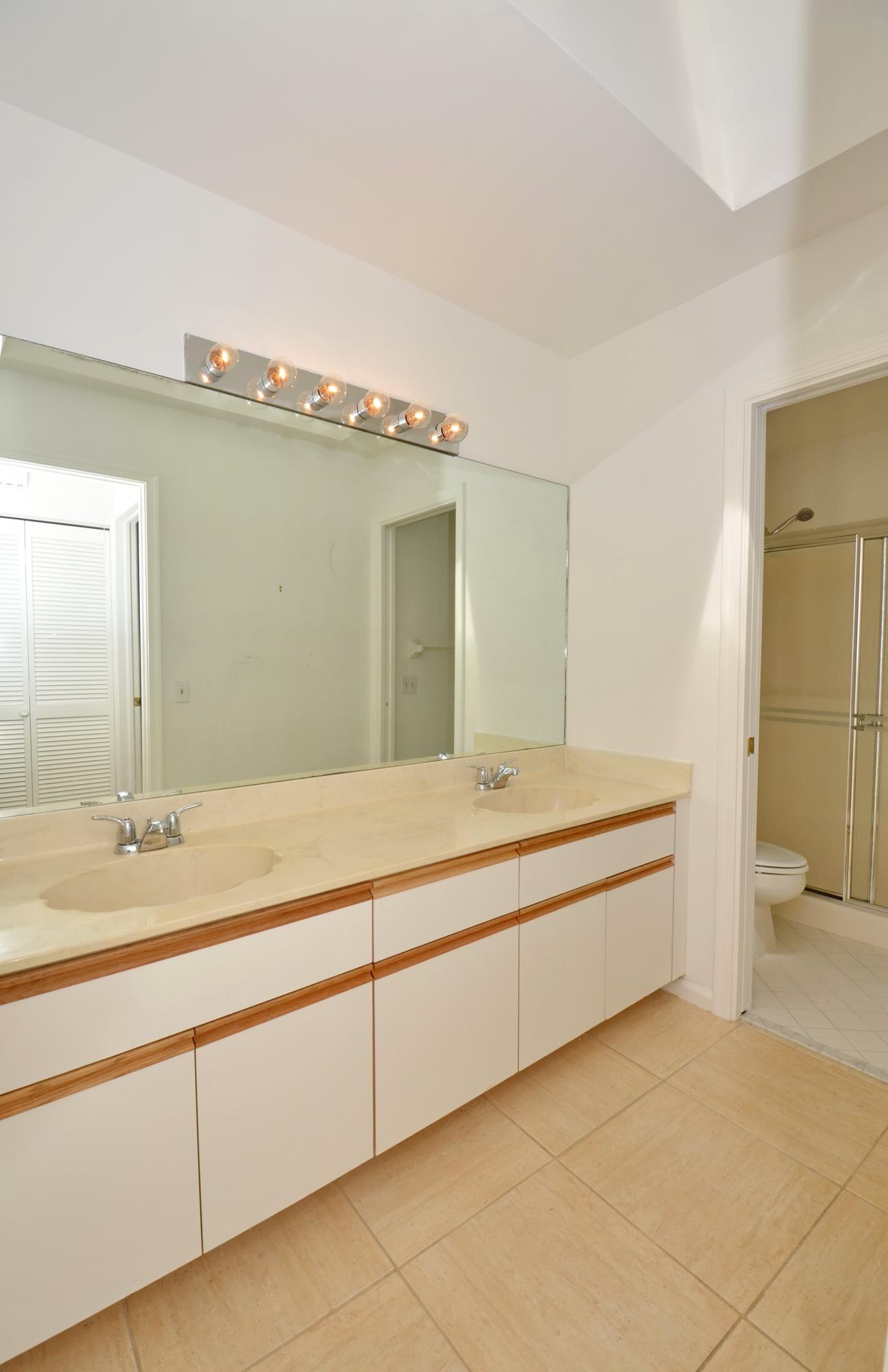 5530 Ilford Court Boca Raton, FL 33486 - Photo 15 of 29 GUEST BATH
