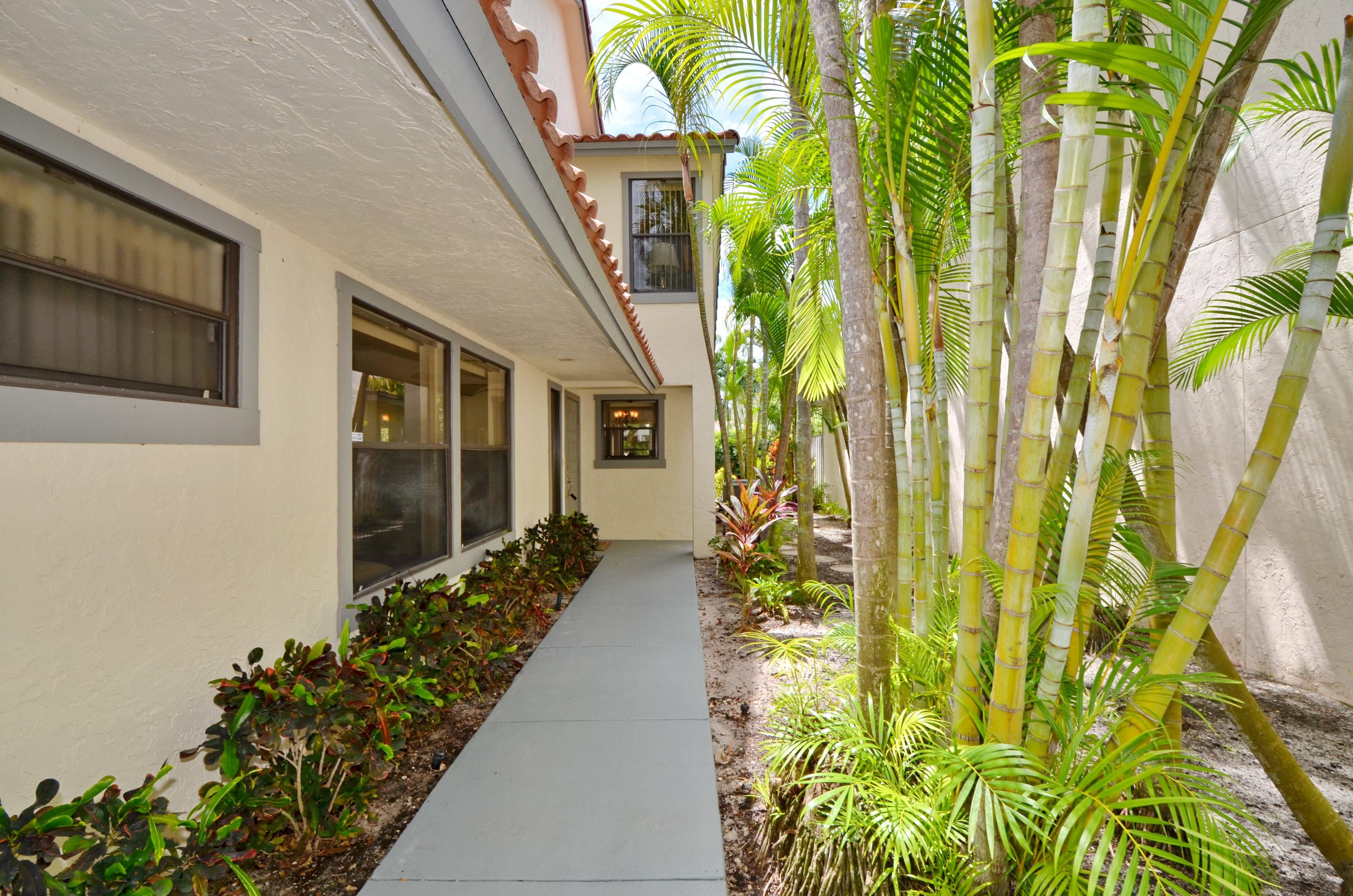 5530 Ilford Court Boca Raton, FL 33486 - Photo 21 of 29 COURTYARD 1