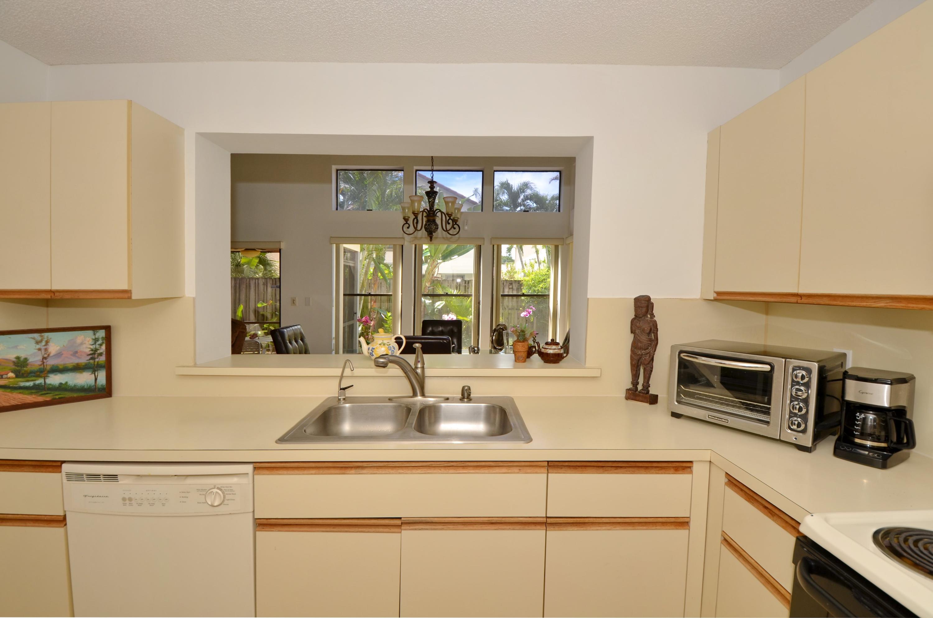 5530 Ilford Court Boca Raton, FL 33486 - Photo 10 of 29 KITCHEN 2