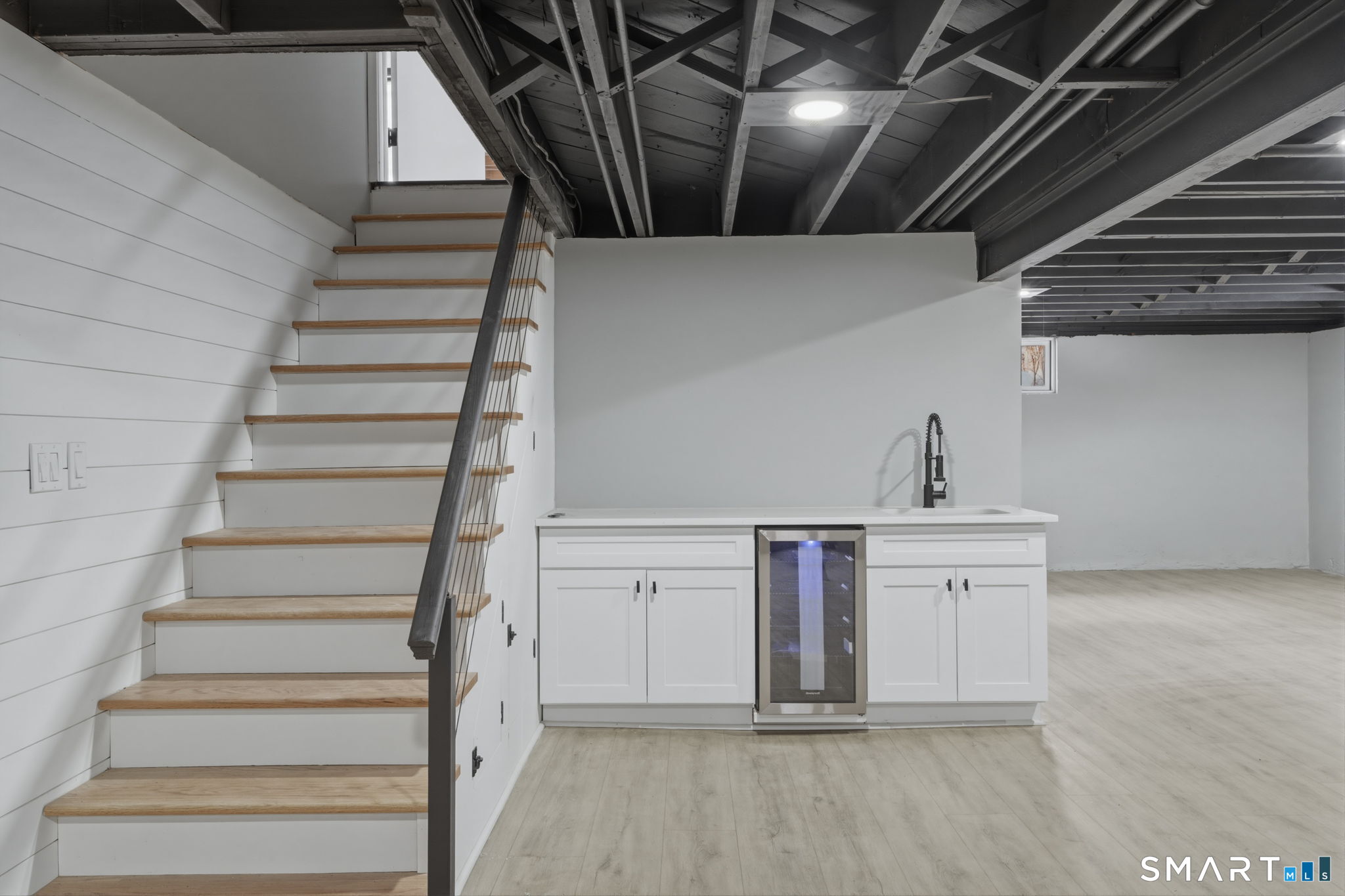 35 West Ridge Drive West Hartford, CT 06117 - Photo 27 of 38 a view of entryway and kitchen