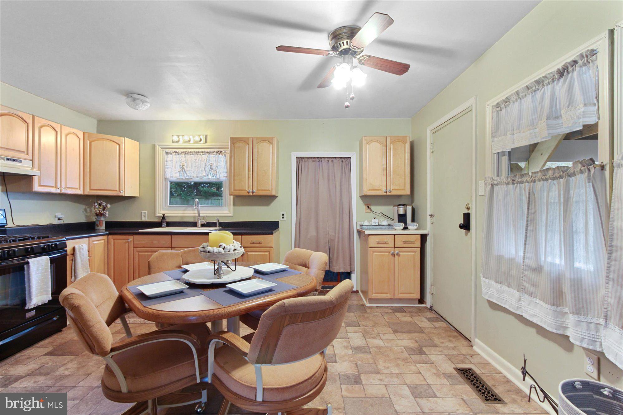 2448 Manor Road York, PA 17408 - Photo 7 of 26