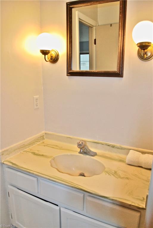 236 Northpoint Avenue, Unit E High Point, NC 27262 - Photo 14 of 26 Hall bathroom upstairs.