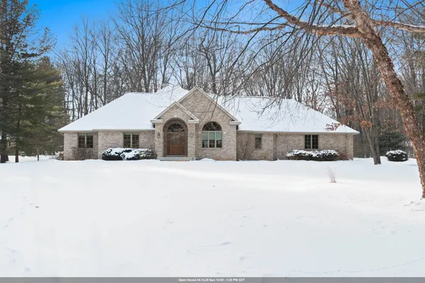 $749,900 | 2817 Brook Hills Drive, Green Bay, WI 54313