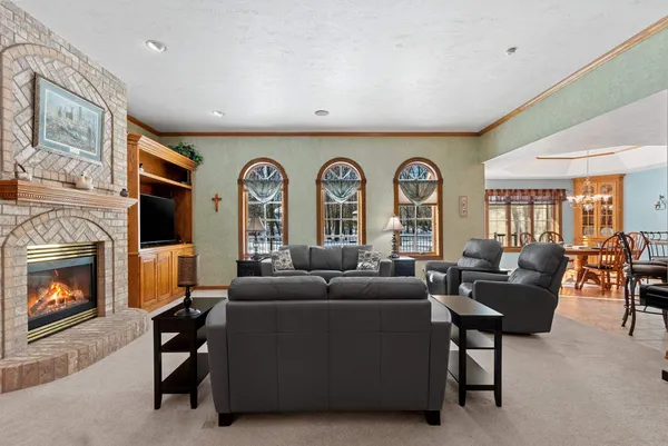 $749,900 | 2817 Brook Hills Drive, Green Bay, WI 54313