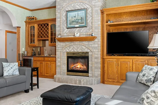 $749,900 | 2817 Brook Hills Drive, Green Bay, WI 54313