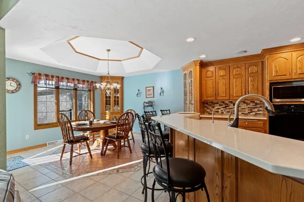 $749,900 | 2817 Brook Hills Drive, Green Bay, WI 54313