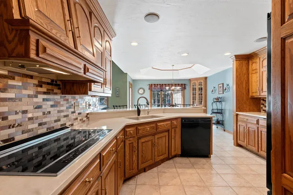 $749,900 | 2817 Brook Hills Drive, Green Bay, WI 54313