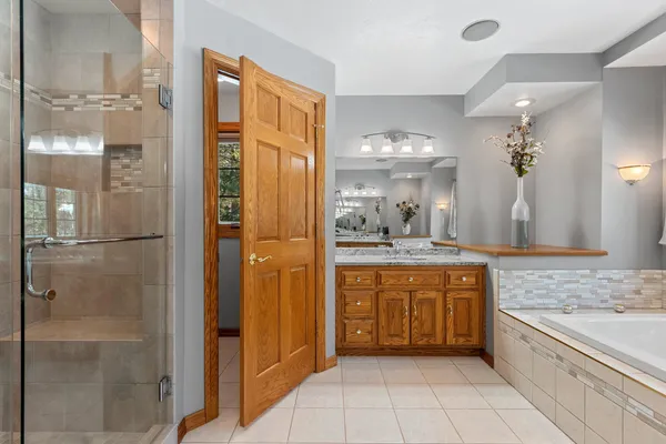 $749,900 | 2817 Brook Hills Drive, Green Bay, WI 54313