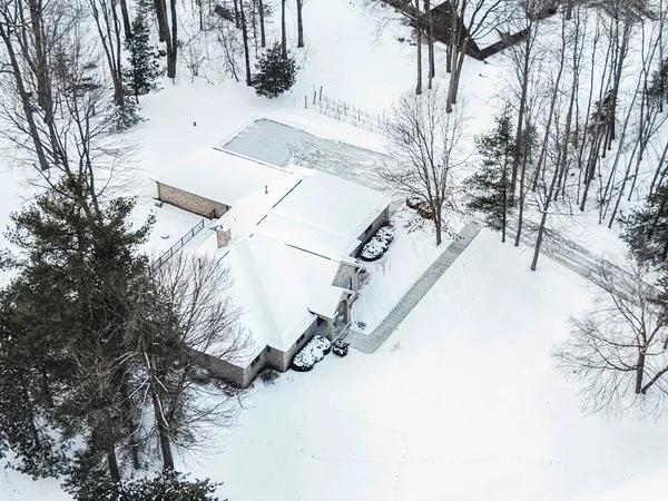 $749,900 | 2817 Brook Hills Drive, Green Bay, WI 54313