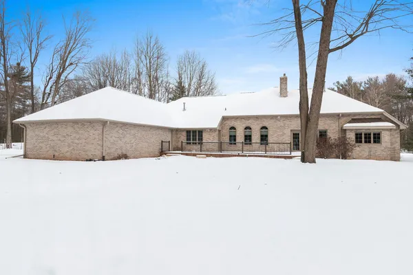 $749,900 | 2817 Brook Hills Drive, Green Bay, WI 54313