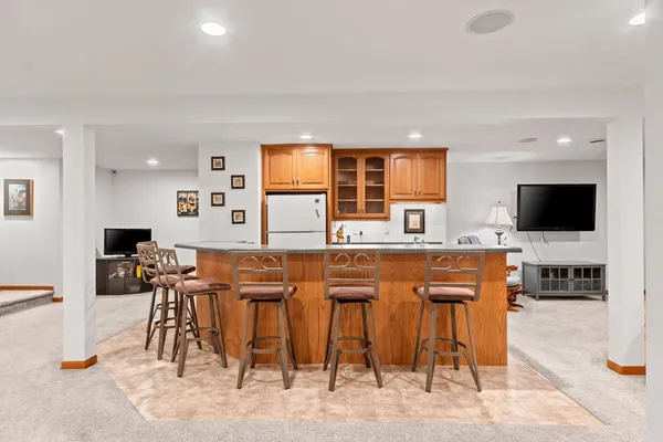 $749,900 | 2817 Brook Hills Drive, Green Bay, WI 54313